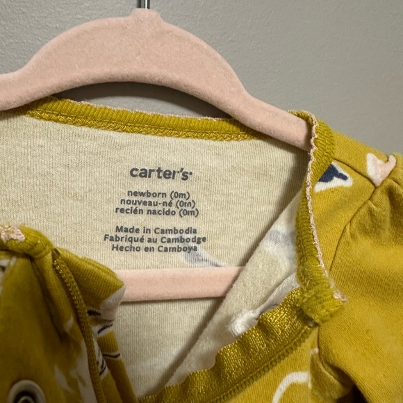Carters newborn footed sleeper - Picture 3 of 3